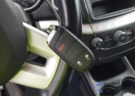 2020 Dodge Journey Se Value from USA, damaged, VIN 3C4PDCAB9LT270419